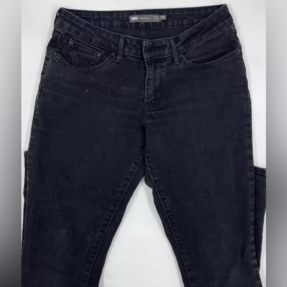 Levi’s Women's Bold and Curvy Black Denim Jeans Size 12